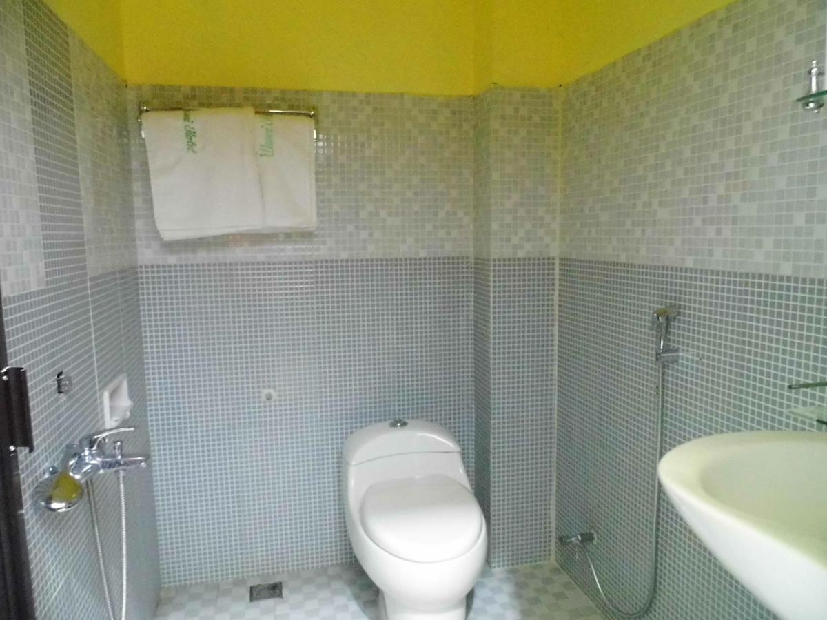 Hotel Ilhami Blitar ภายนอก รูปภาพ