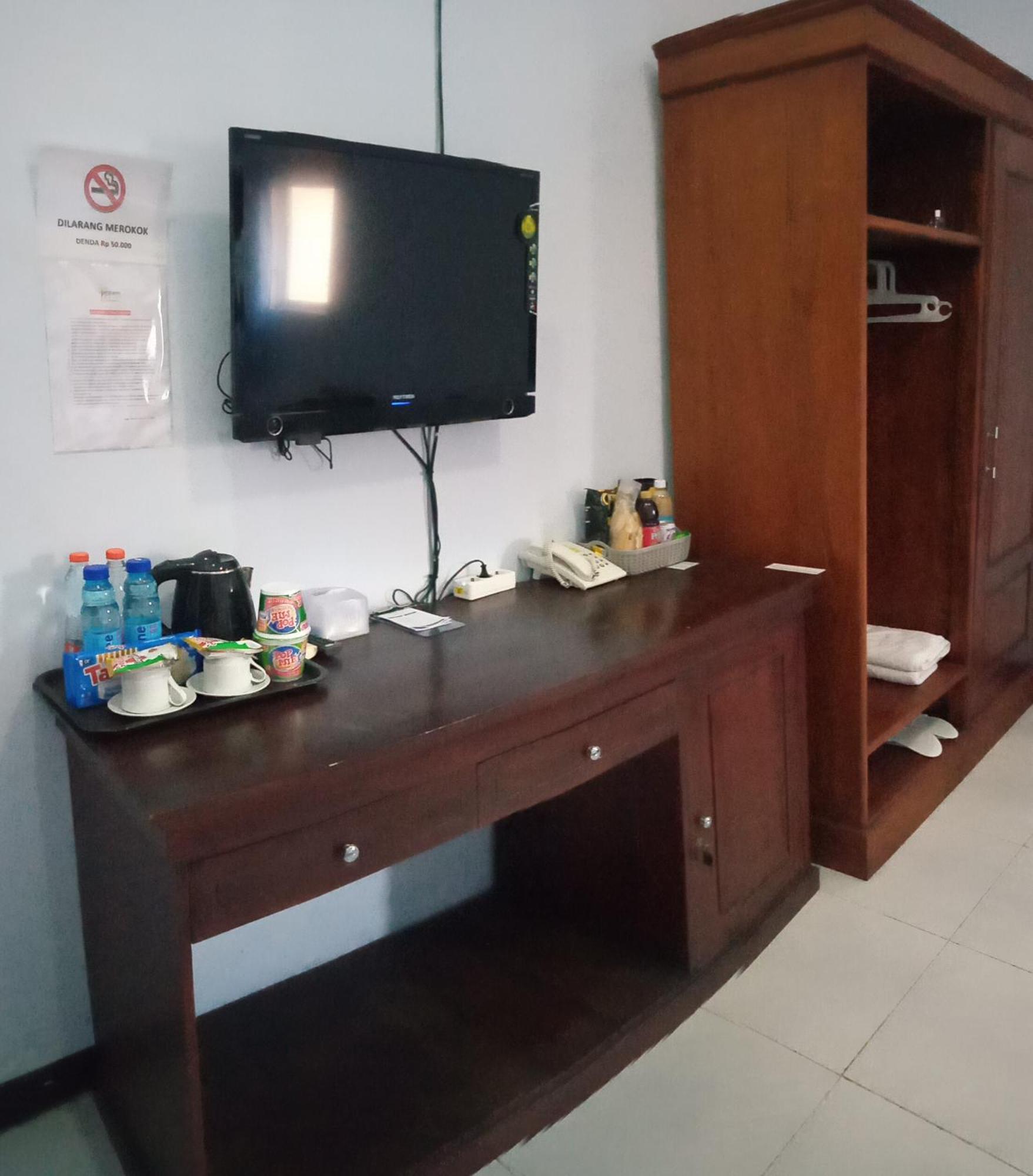 Hotel Ilhami Blitar ภายนอก รูปภาพ